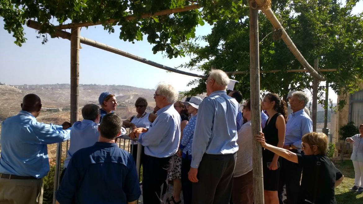 לפגוש מקרוב, להשפיע רחוק