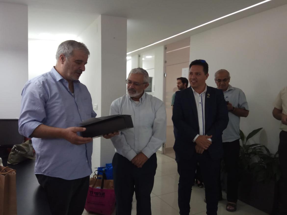 עם הפנים לצפון